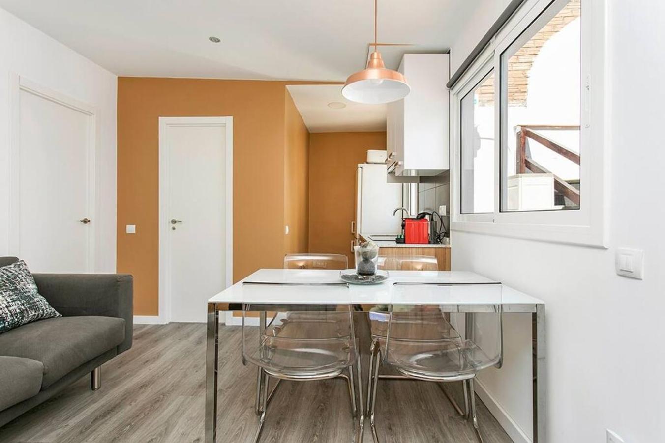 Cozy&New With Terrace Apartment L'Hospitalet de Llobregat Bagian luar foto