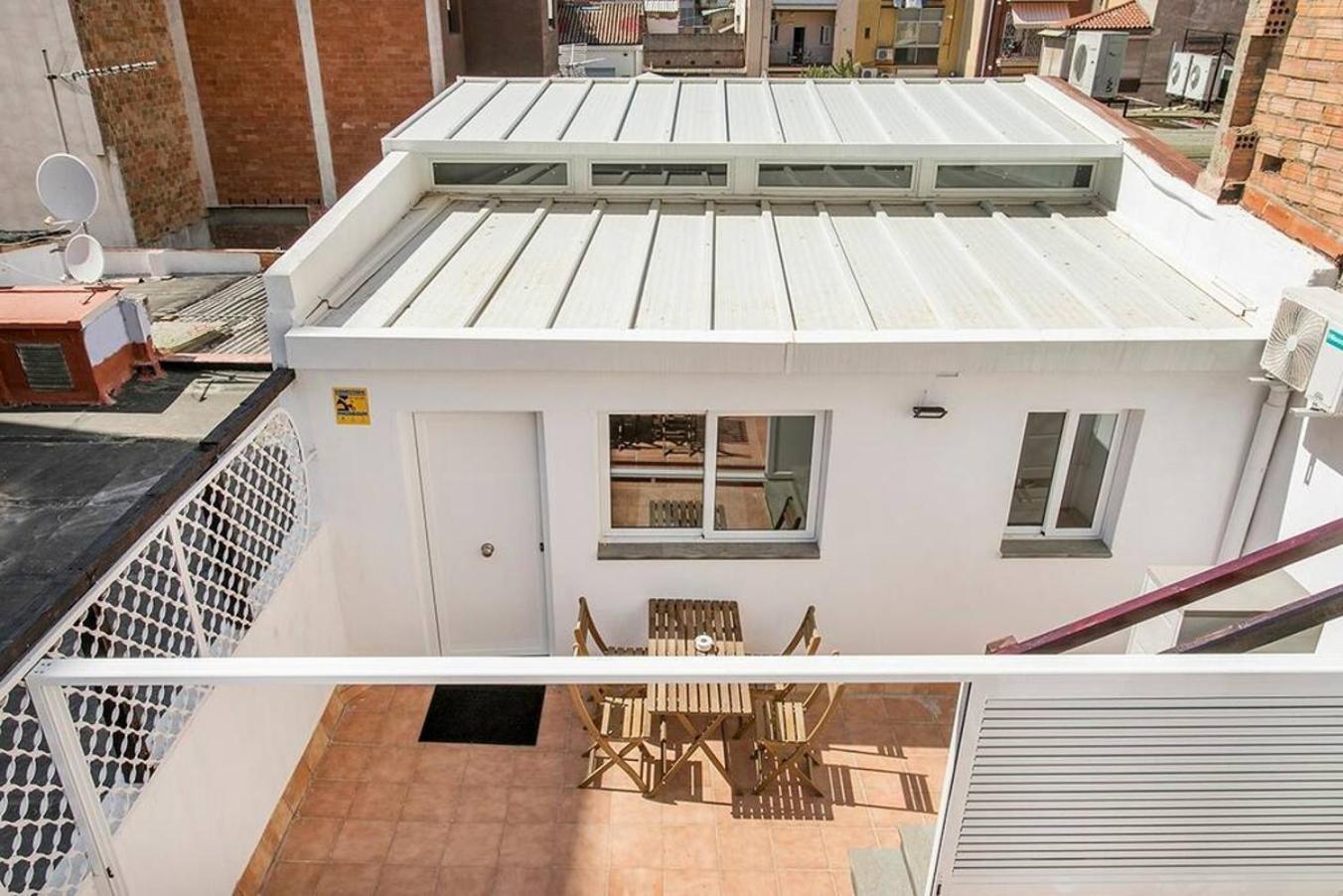 Cozy&New With Terrace Apartment L'Hospitalet de Llobregat Bagian luar foto